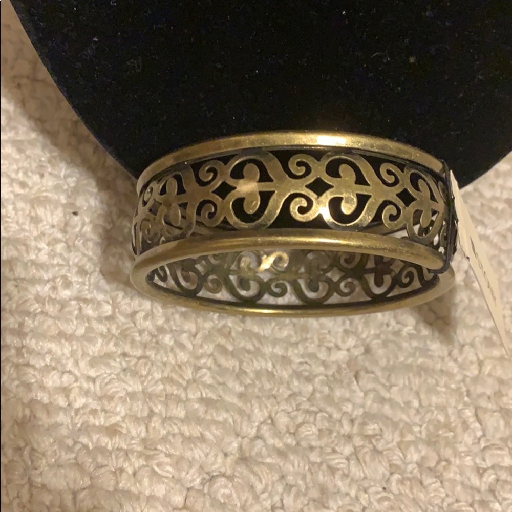 NWT stony gold bracelet